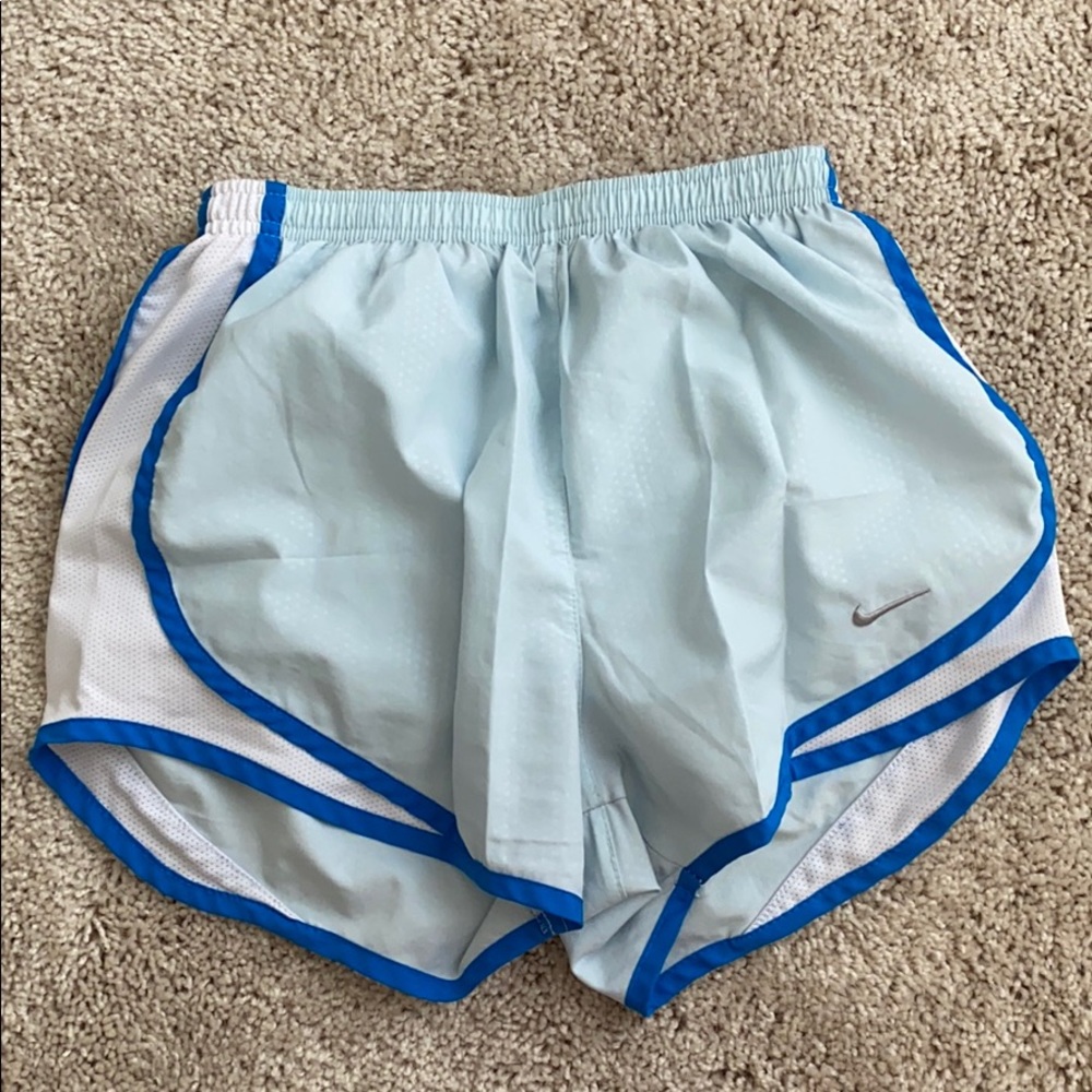 XS Nike women short